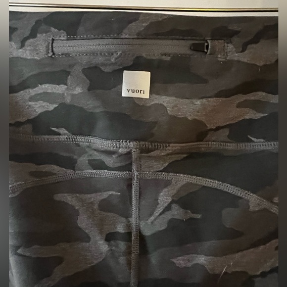 VUORI Camo Leggings - Picture 4 of 5